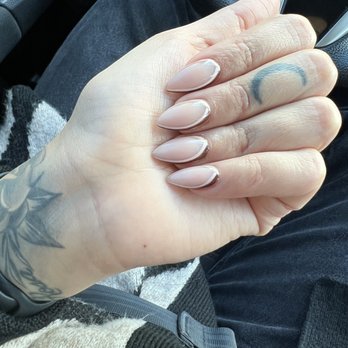 Gloss Nail Bar - Fall nail design and almond shape by Tracy - Nail Salons Near Me - Anaheim, California Gloss Nail Bar - Fall nail design and almond shape by Tracy - Nail Salons Near Me - Anaheim, California