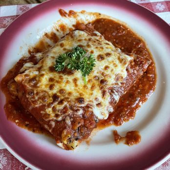 Vinny Vanucchi's - Nana Lu's Meat Lasagna - Italian Near Me - Galena, Illinois