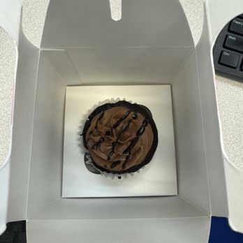Little Miss Cupcape - Cupcakes Near Me - Boston, Massachusetts