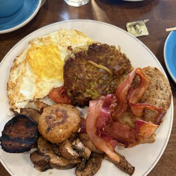 Salt + Honey Bakery Café - The Londoner- two eggs (over hard in the pic), portobello mushrooms, Turkey sausage, bacon, green chili hash browns and toast - Desserts Near Me - El Paso, Texas Salt + Honey Bakery Café - The Londoner- two eggs (over hard in the pic), portobello mushrooms, Turkey sausage, bacon, green chili hash browns and toast - Desserts Near Me - El Paso, Texas