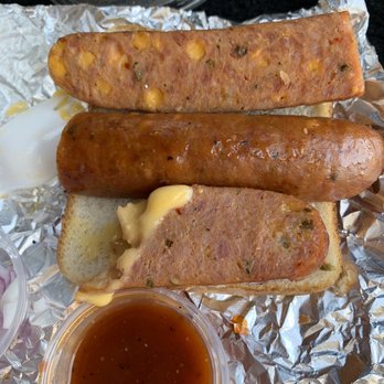 Daddy Bob's Smokewagon - My bread stacked with jalapeño sausage with bbq on the side - Food Trucks Near Me - Graham, Texas Daddy Bob's Smokewagon - My bread stacked with jalapeño sausage with bbq on the side - Food Trucks Near Me - Graham, Texas