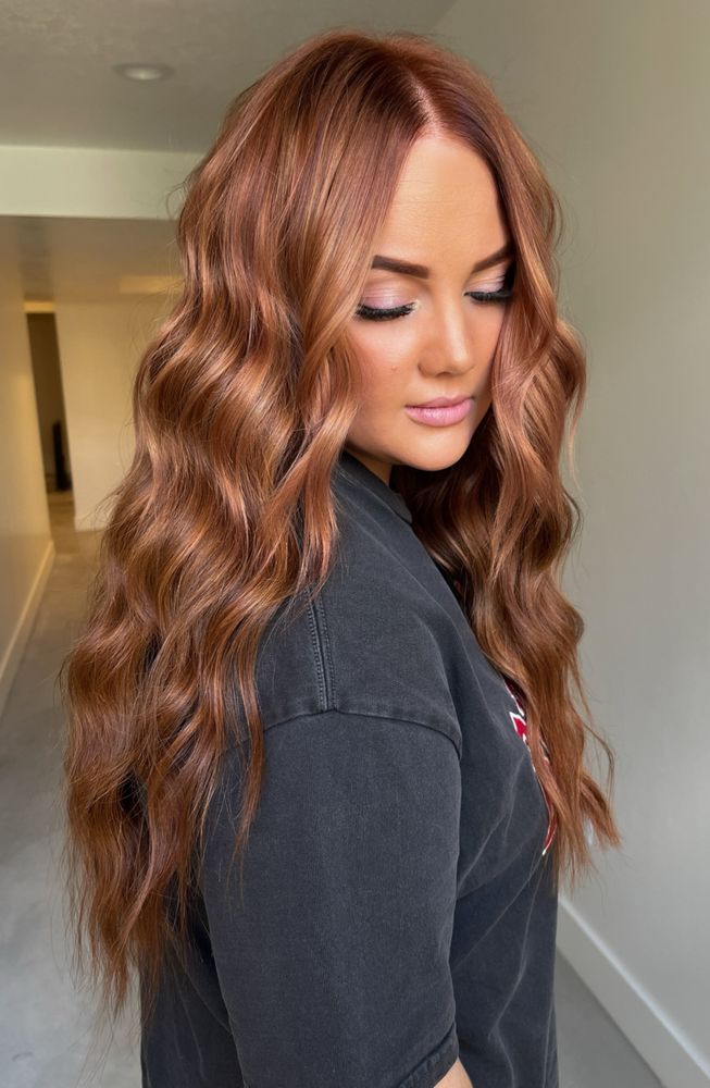 Hair by Emily Nuttall Logo