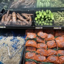 Food 4 Less - Yucca, bitter melons, and bean sprouts too!!!!!