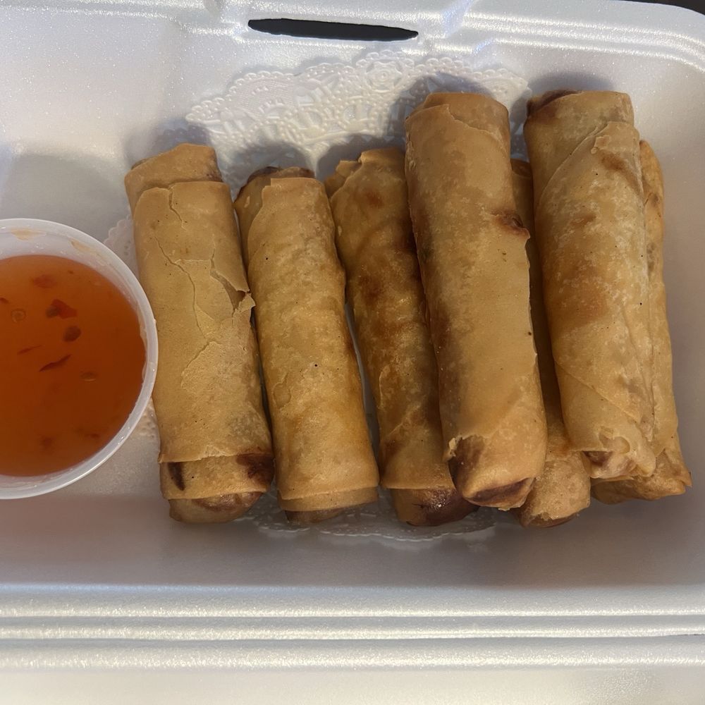 Elephant Thai Cuisine - Eggroll appetizer (8) - Thai Near Me - Vallejo, California