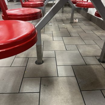 In-N-Out Burger - Good and trash on the floor - everywhere! - Fast Food Near Me - Mill Valley, California