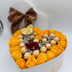 Andrea's Flowers - Roses Heart. Amazing selection, ask for the available colors