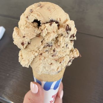 West End Creamery - Coffee kahlua brownie flavor (small) - Ice Cream & Frozen Yogurt Near Me - Whitinsville, Massachusetts West End Creamery - Coffee kahlua brownie flavor (small) - Ice Cream & Frozen Yogurt Near Me - Whitinsville, Massachusetts