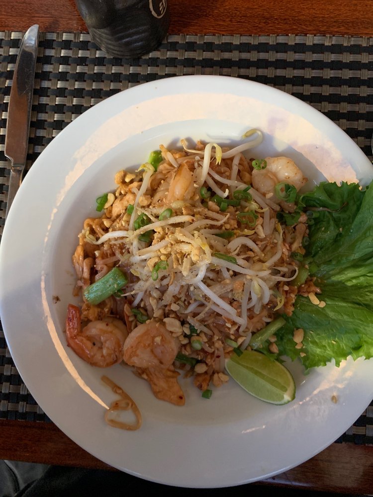 BASIL THAI & SUSHI Updated September 2024 114 Photos & 160 Reviews