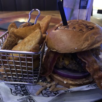 Ford's Garage Wesley Chapel - BBQ Brisket Burger - Burgers Near Me - Lutz, Florida