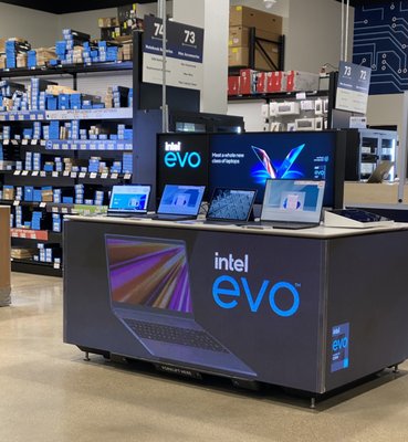 Micro Center by null