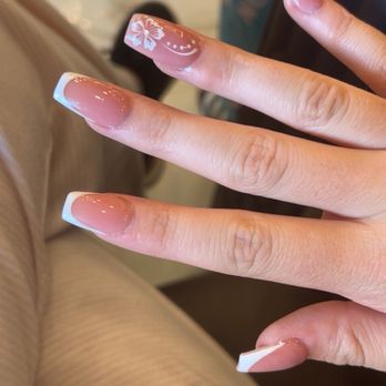 Vinci Nail Spa - Nail Salons Near Me - High Point, North Carolina
