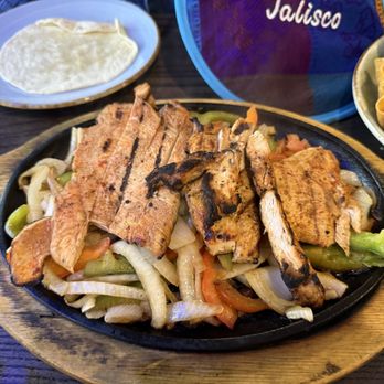 El Mariachi - Chicken fajitas - Mexican Near Me - East Providence, Rhode Island El Mariachi - Chicken fajitas - Mexican Near Me - East Providence, Rhode Island