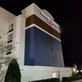 SpringHill Suites by Marriott Charlotte Airport - Outside - Hotels Near Me - Charlotte, North Carolina SpringHill Suites by Marriott Charlotte Airport - Outside - Hotels Near Me - Charlotte, North Carolina