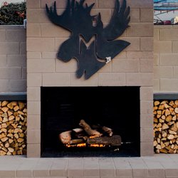 Moose Mountain Coffee - Outdoor fireplace