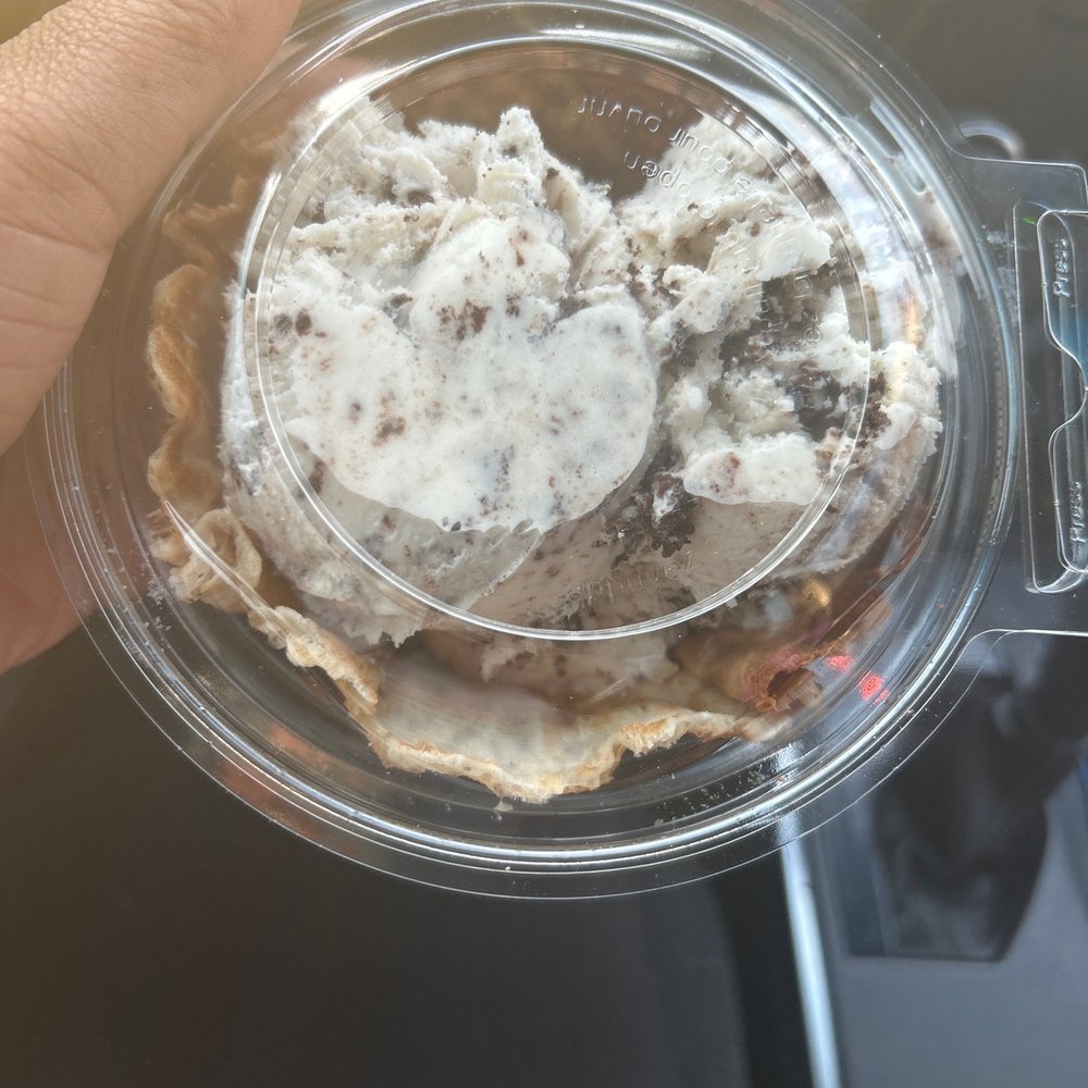 Double Scoop Ice Cream - Oreo Cheesecake Icecream in a waffle bowl - Ice Cream & Frozen Yogurt Near Me - Lithonia, Georgia