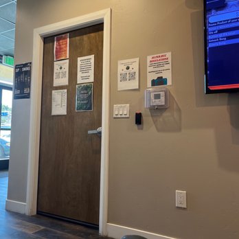 DrGreenRx - Front Waiting room - Cannabis Dispensaries Near Me - Vista, California DrGreenRx - Front Waiting room - Cannabis Dispensaries Near Me - Vista, California