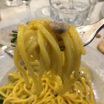 Le Brocchette - Tonnarelli alle vongole - Seafood Near Me - Fiumicino, RM Le Brocchette - Tonnarelli alle vongole - Seafood Near Me - Fiumicino, RM