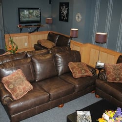 Wooden Indian Tobacco Shop - WIFI and TV's.