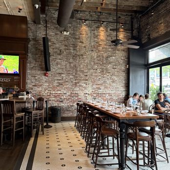 Lincoln Tavern & Restaurant - New American Near Me - Boston, Massachusetts Lincoln Tavern & Restaurant - New American Near Me - Boston, Massachusetts