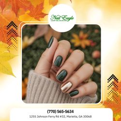 Nail Eagle - Bold dark green cat-eye nails with gold -- magnetic, rich, and full of elegance. A modern twist that glows with every flicker of light!