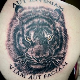 Realism, perfect detail Realism, perfect detail