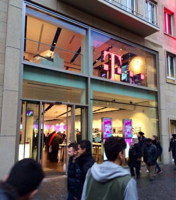Telekom Shop Internet Service Providers Schildergasse 84 Neumarkt Viertel Koln Nordrhein Westfalen Germany Phone Number Yelp