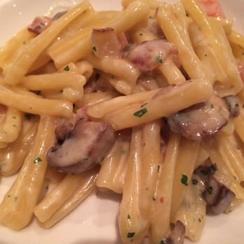 Boccaccio Ristorante - Pasta of the day - pasta in a garlic cream sauce with bacon, mushrooms and tomatoes - Italian Near Me - Toronto, Ontario Boccaccio Ristorante - Pasta of the day - pasta in a garlic cream sauce with bacon, mushrooms and tomatoes - Italian Near Me - Toronto, Ontario
