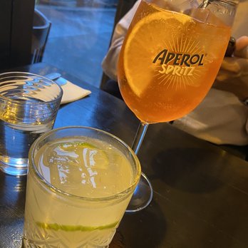 Le Bistro Lyonnais - Cocktail to start the evening, Aperol and mojito - French Near Me - Paris, 75