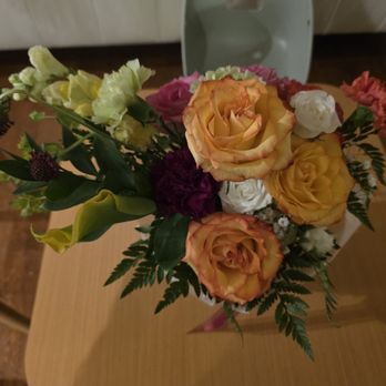 Su Creation Buds - Mother's day arrangement - Floral Designers Near Me - Renton, Washington