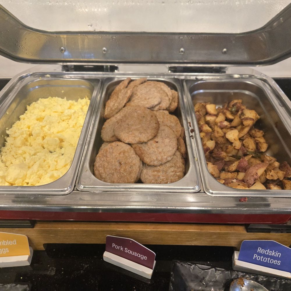 Hampton Inn Prescott - The hot food was different daily, omelets and bacon the day before. - Hotels Near Me - Prescott, Arizona