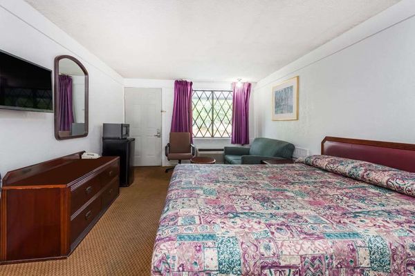 Knights Inn Columbia 1803 Bush River Rd Columbia Sc Hotels