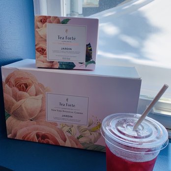 Café Georgetown - Coffee & Tea Near Me - Washington, DC, District of Columbia