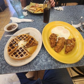Brandon's Diner - Supposed to be chicken & waffles - Mexican Near Me - Ontario, California Brandon's Diner - Supposed to be chicken & waffles - Mexican Near Me - Ontario, California