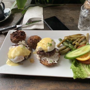 Blue Daisy - Eggs Benedict with absolutely amazing Zucchini Hash Browns - Creperies Near Me - Santa Monica, California Blue Daisy - Eggs Benedict with absolutely amazing Zucchini Hash Browns - Creperies Near Me - Santa Monica, California
