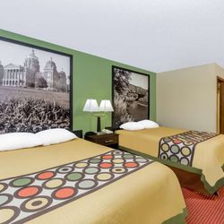 Super 8 by Wyndham Grinnell IA - Guest room