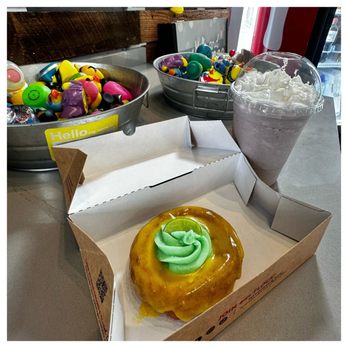 Duck Donuts - Lemon Lime Pie & Blueberry Milkshake - Donuts Near Me - Irvine, California