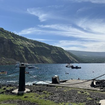 Kona Boys - View of the Bay from the monument. - Rafting/Kayaking Near Me - Kealakekua, Hawaii