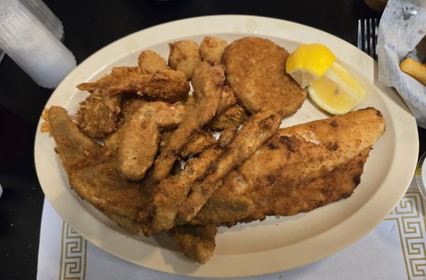 Center Lounge by null