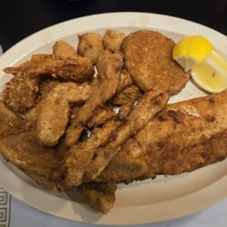 Center Lounge & Restaurant - The Fisherman's platter