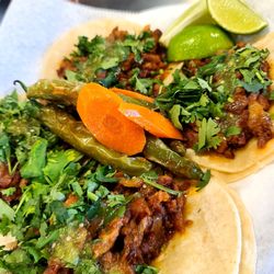 La Mexicana Taqueria - Pastor tacos