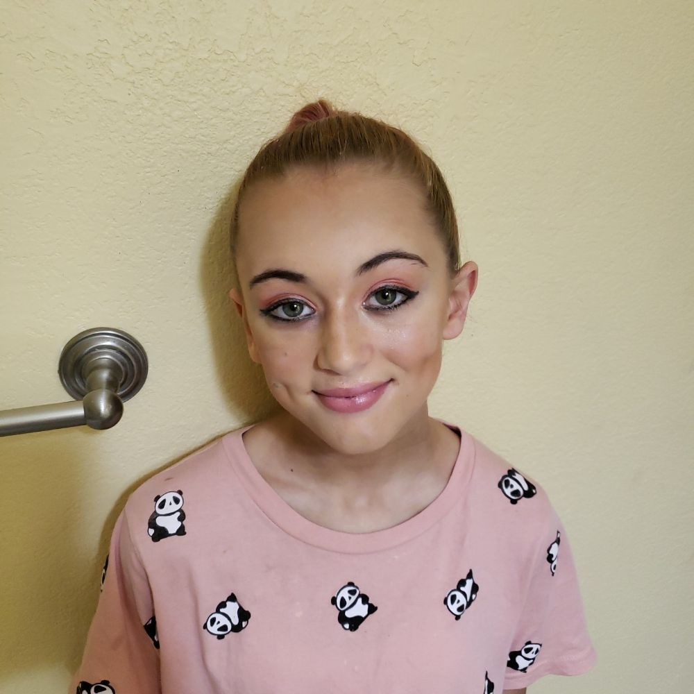 Airbrushing and Make Up By Kimberly Logo