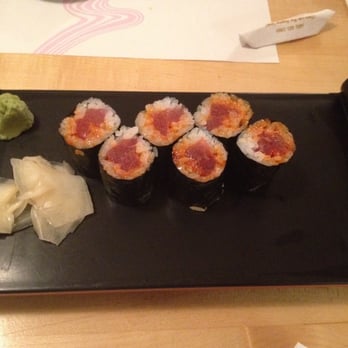 Izumi - Cute little spicy tuna rolls - Sushi Bars Near Me - Kirkland, Washington