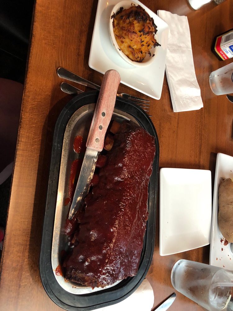 Social spots from Eddie's World Famous Ribs