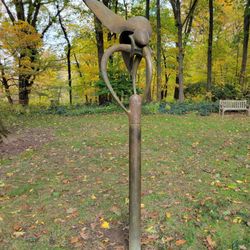 Abstract Bee and Flower - Bee and flower sculpture