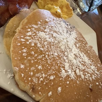 Surfside Rooster - Blueberry pancakes - American Near Me - Ocean City, Maryland