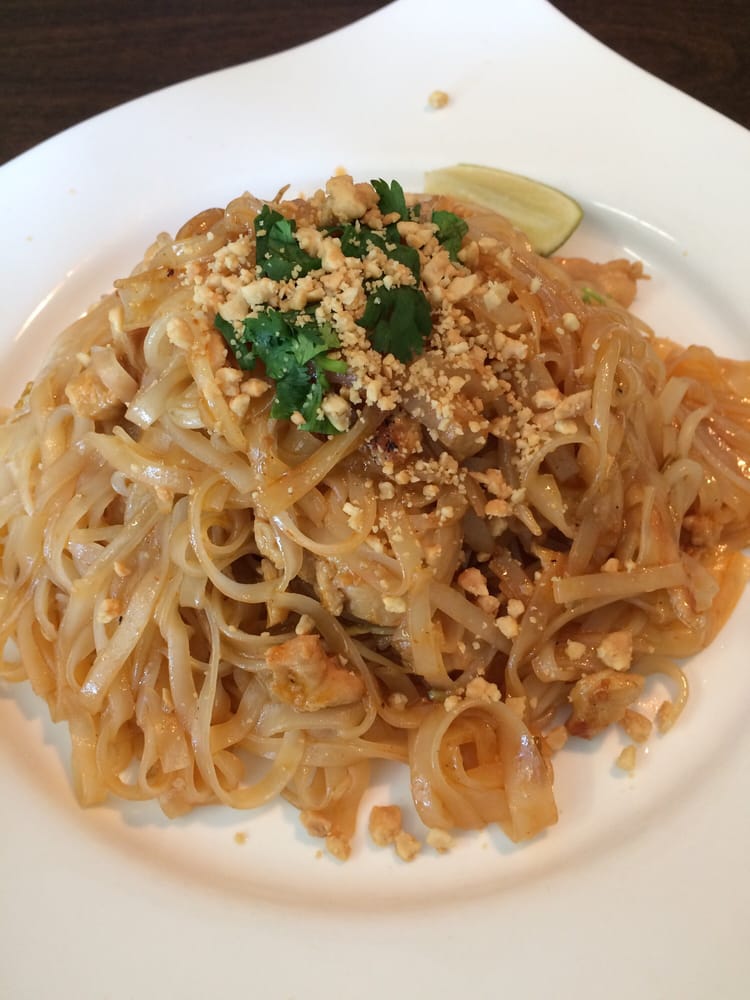 Order Chicken Pad Thai Dinner food online from Sandra Rice & Noodle store, Indianapolis on bringmethat.com