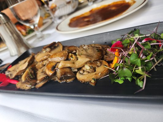 LE CONTINENTAL - Cuisine Française - Fruits de Mer / Homard / Steak - Flambé by null