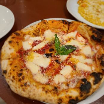 Tre Monti - Pizza Margherita - Wine Bars Near Me - Los Altos, California
