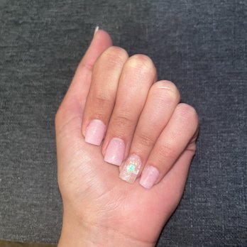 Gilroy Nails - Natural nails with a pop of glitter - Nail Salons Near Me - Gilroy, California