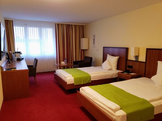 Hotel Bahnhof by null